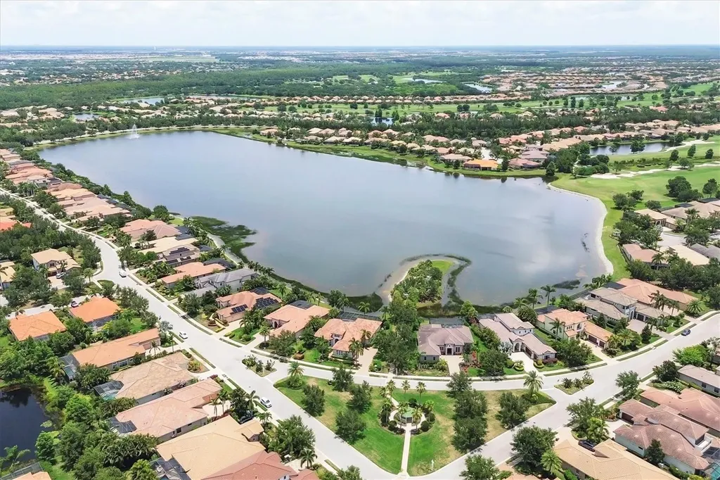 7605 Haddington Cove Lakewood Ranch FL 34202