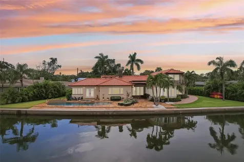 4830 Paradise Way S St Petersburg FL 33705