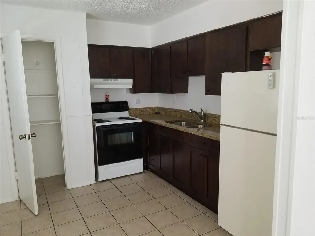 1306 E 137th Avenue Tampa FL 33613