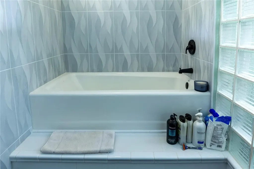 18220 Elmwood Drive Alva FL 33920