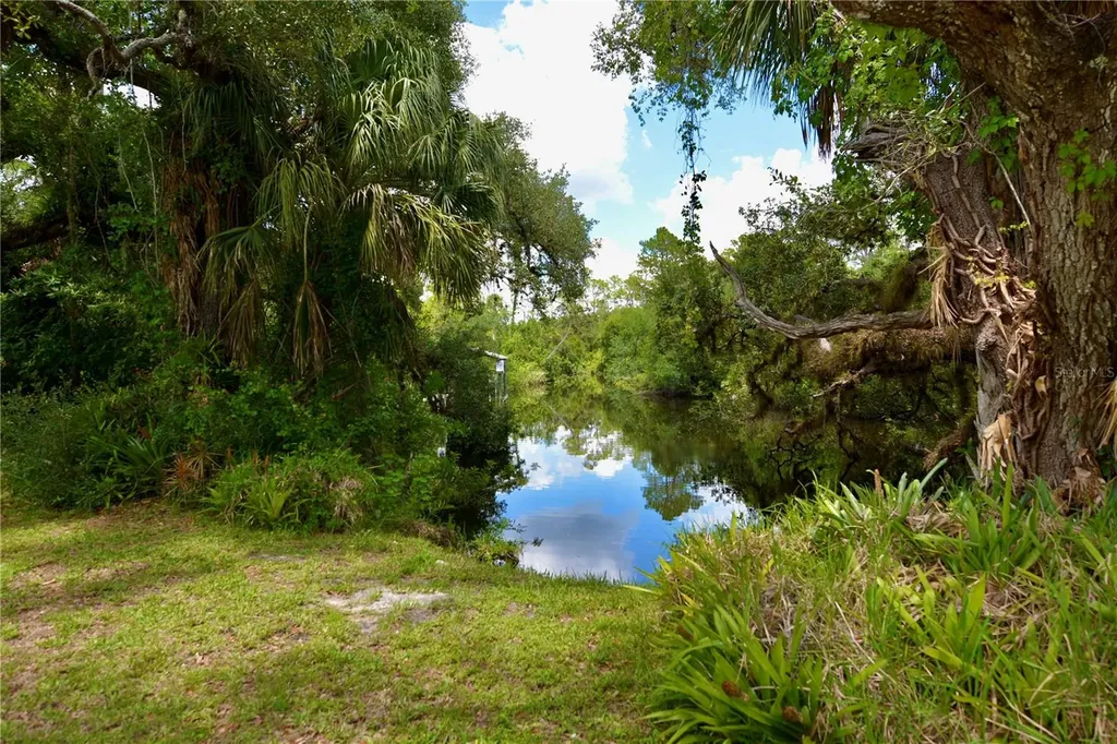 18220 Elmwood Drive Alva FL 33920