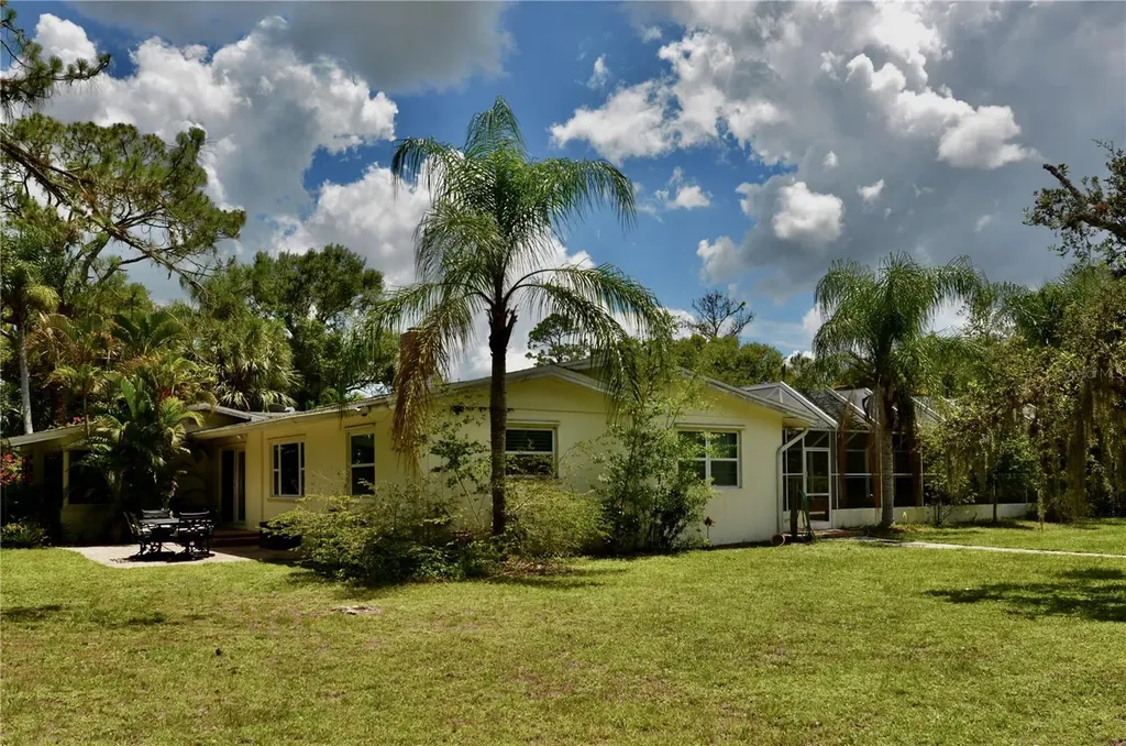 18220 Elmwood Drive Alva FL 33920