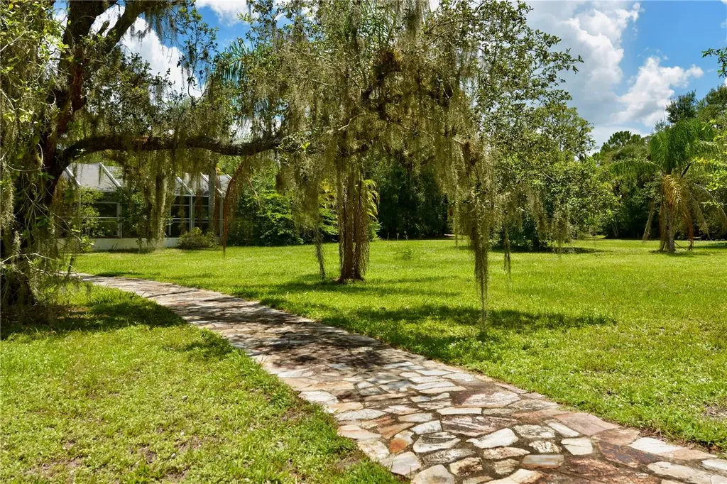 18220 Elmwood Drive Alva FL 33920