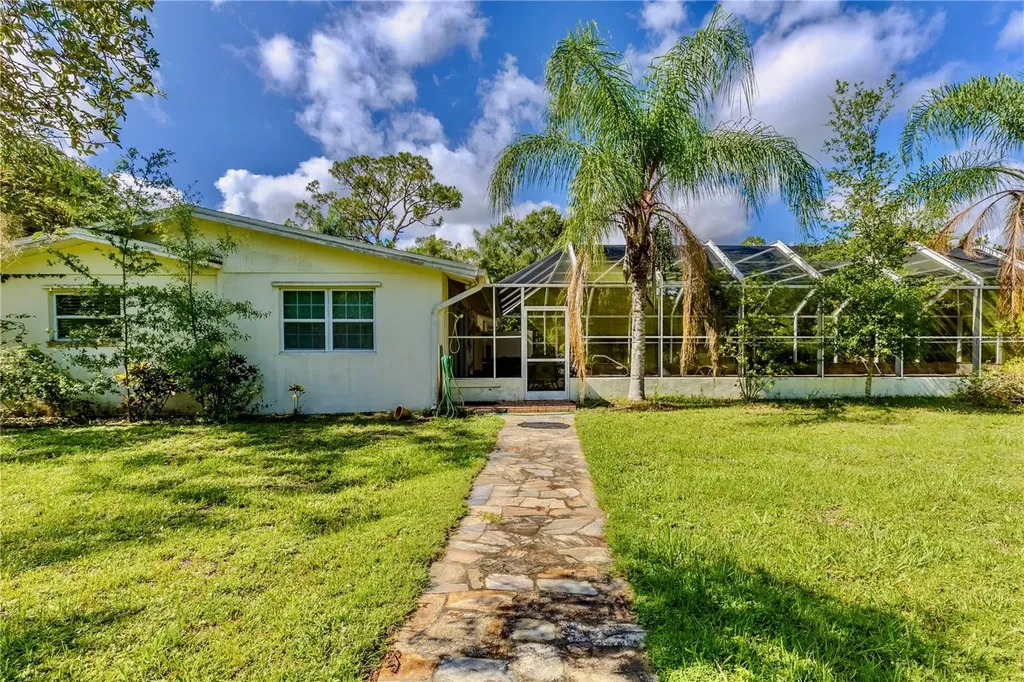 18220 Elmwood Drive Alva FL 33920