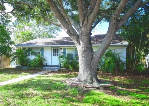 5628 2nd Avenue N St Petersburg FL 33710