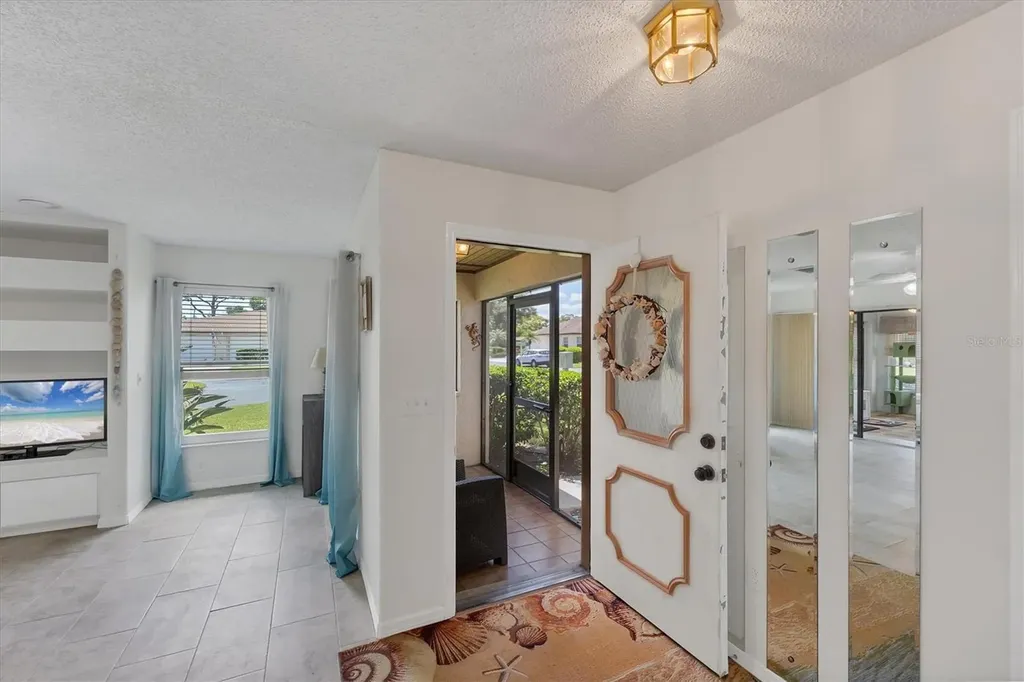 3305 Vivienda Boulevard Bradenton FL 34207