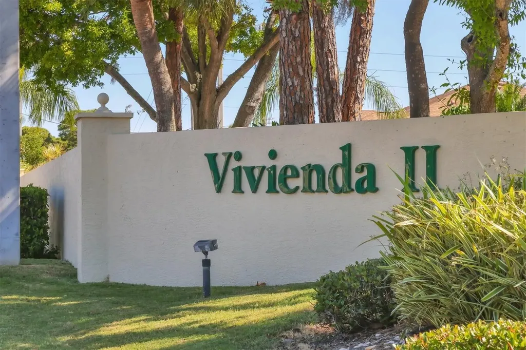 3305 Vivienda Boulevard Bradenton FL 34207