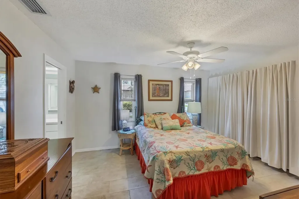 3305 Vivienda Boulevard Bradenton FL 34207