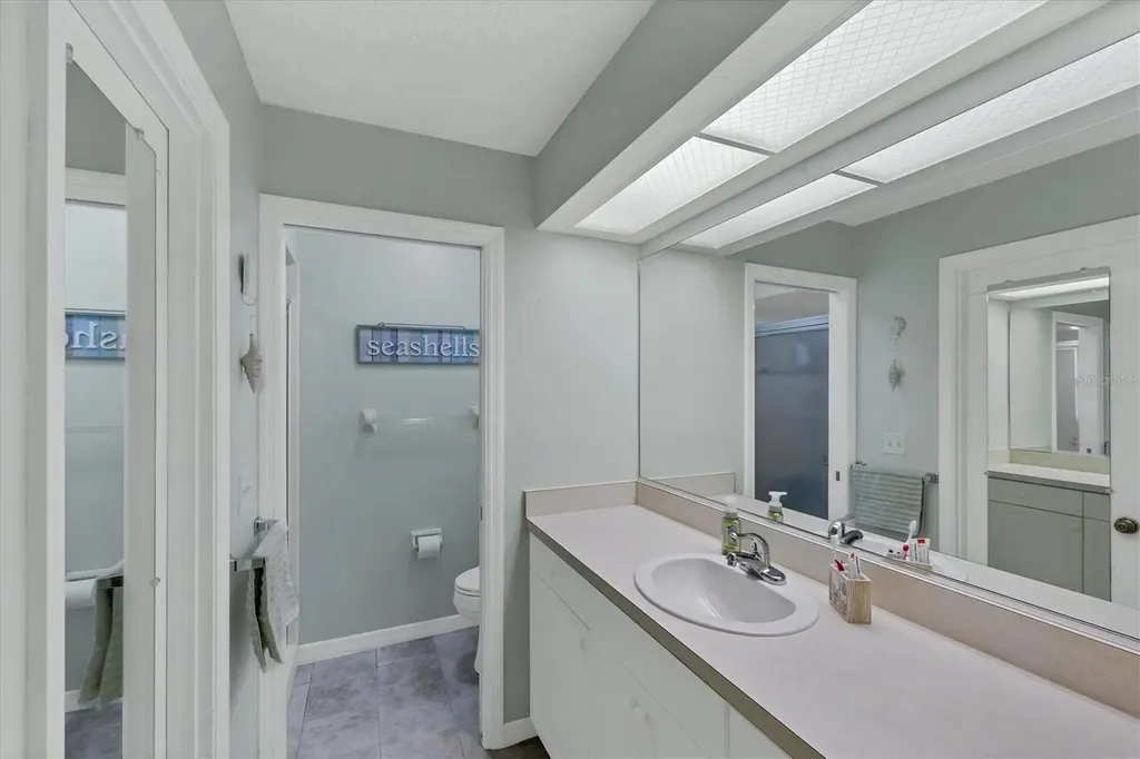 3305 Vivienda Boulevard Bradenton FL 34207