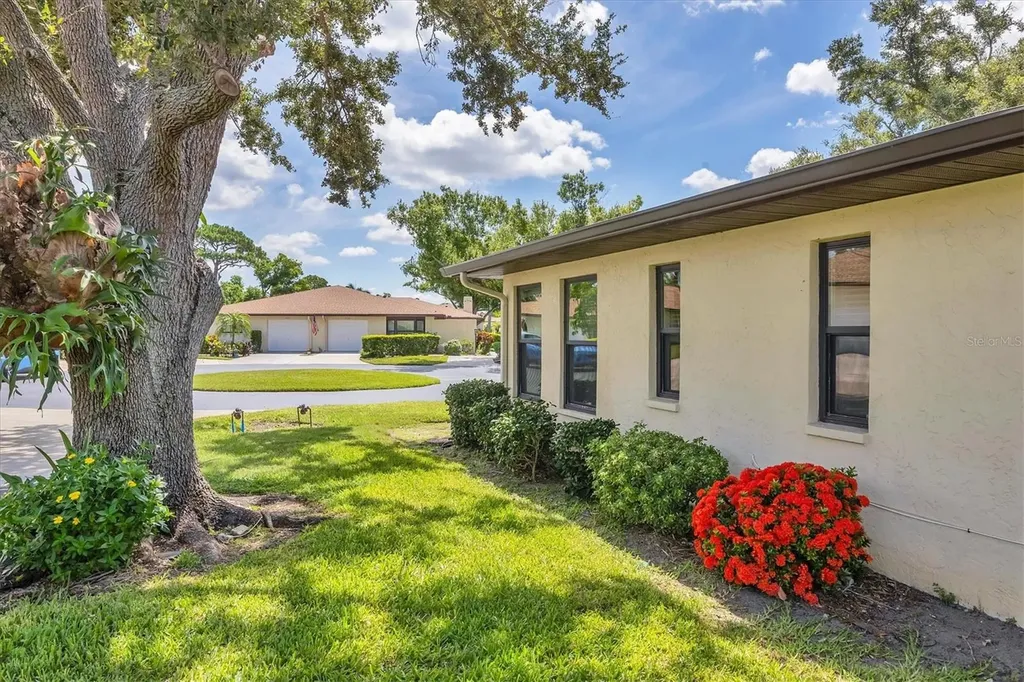 3305 Vivienda Boulevard Bradenton FL 34207