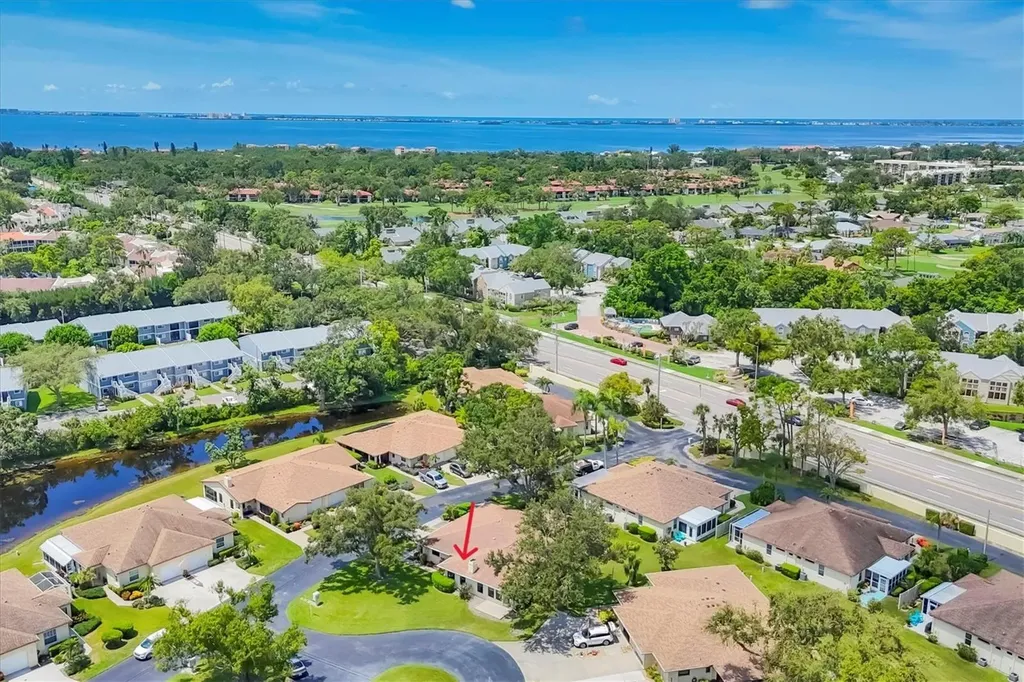 3305 Vivienda Boulevard Bradenton FL 34207