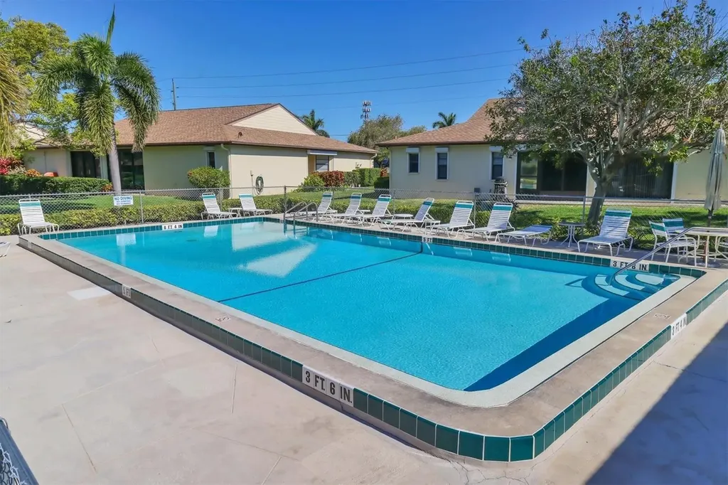 3305 Vivienda Boulevard Bradenton FL 34207