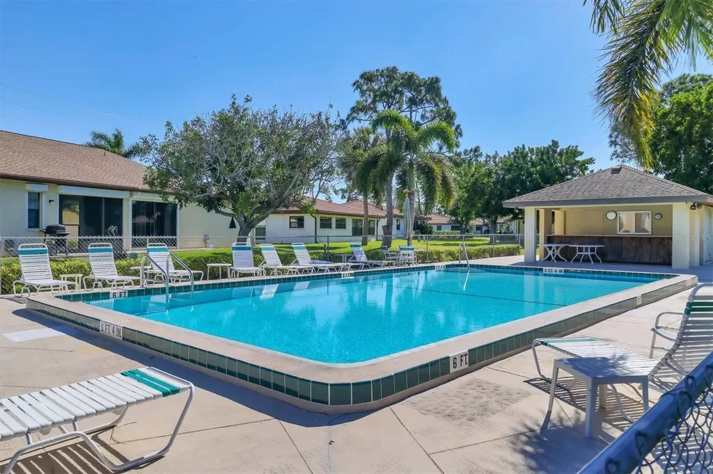 3305 Vivienda Boulevard Bradenton FL 34207