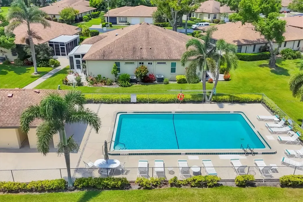 3305 Vivienda Boulevard Bradenton FL 34207