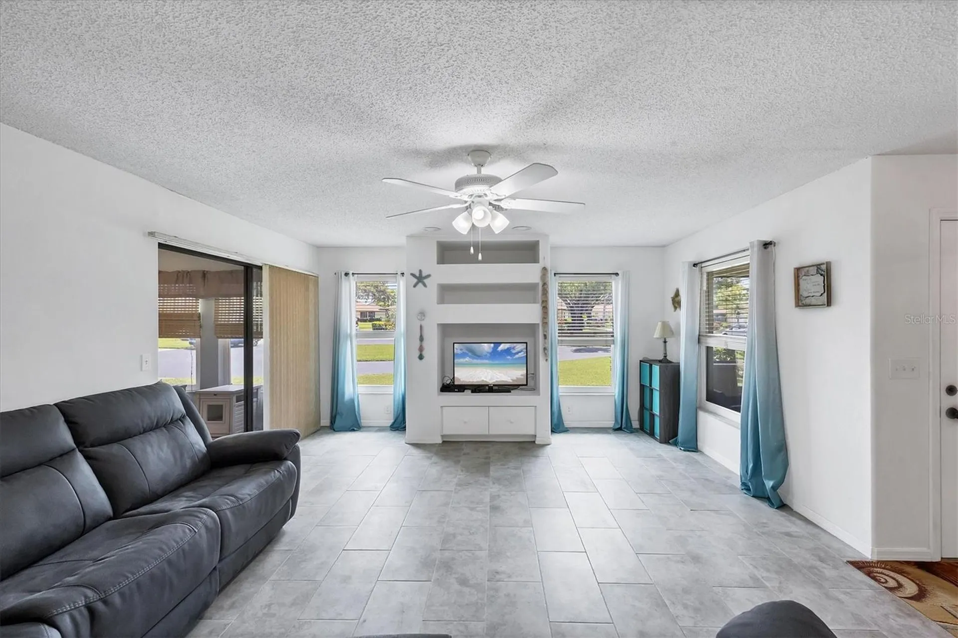 3305 Vivienda Boulevard Bradenton FL 34207