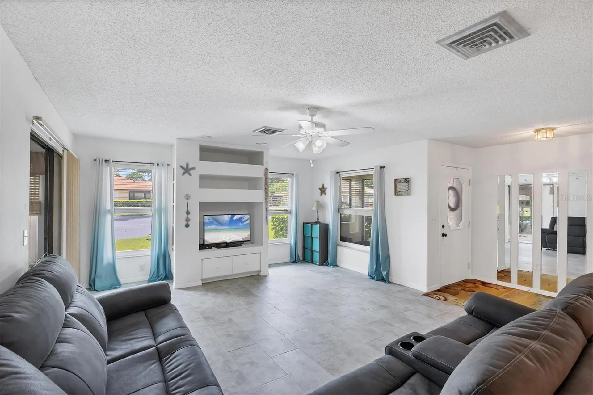 3305 Vivienda Boulevard Bradenton FL 34207