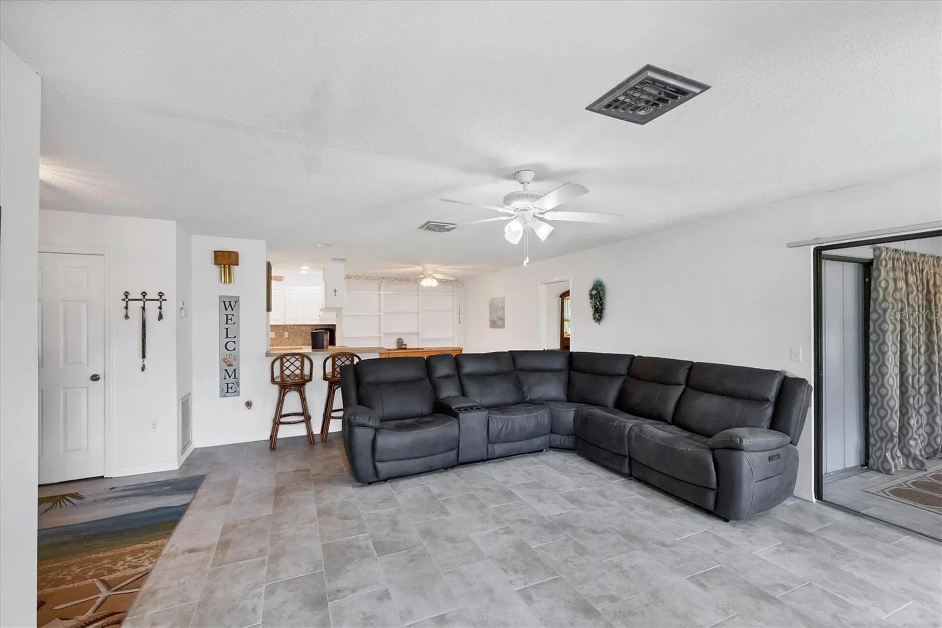 3305 Vivienda Boulevard Bradenton FL 34207