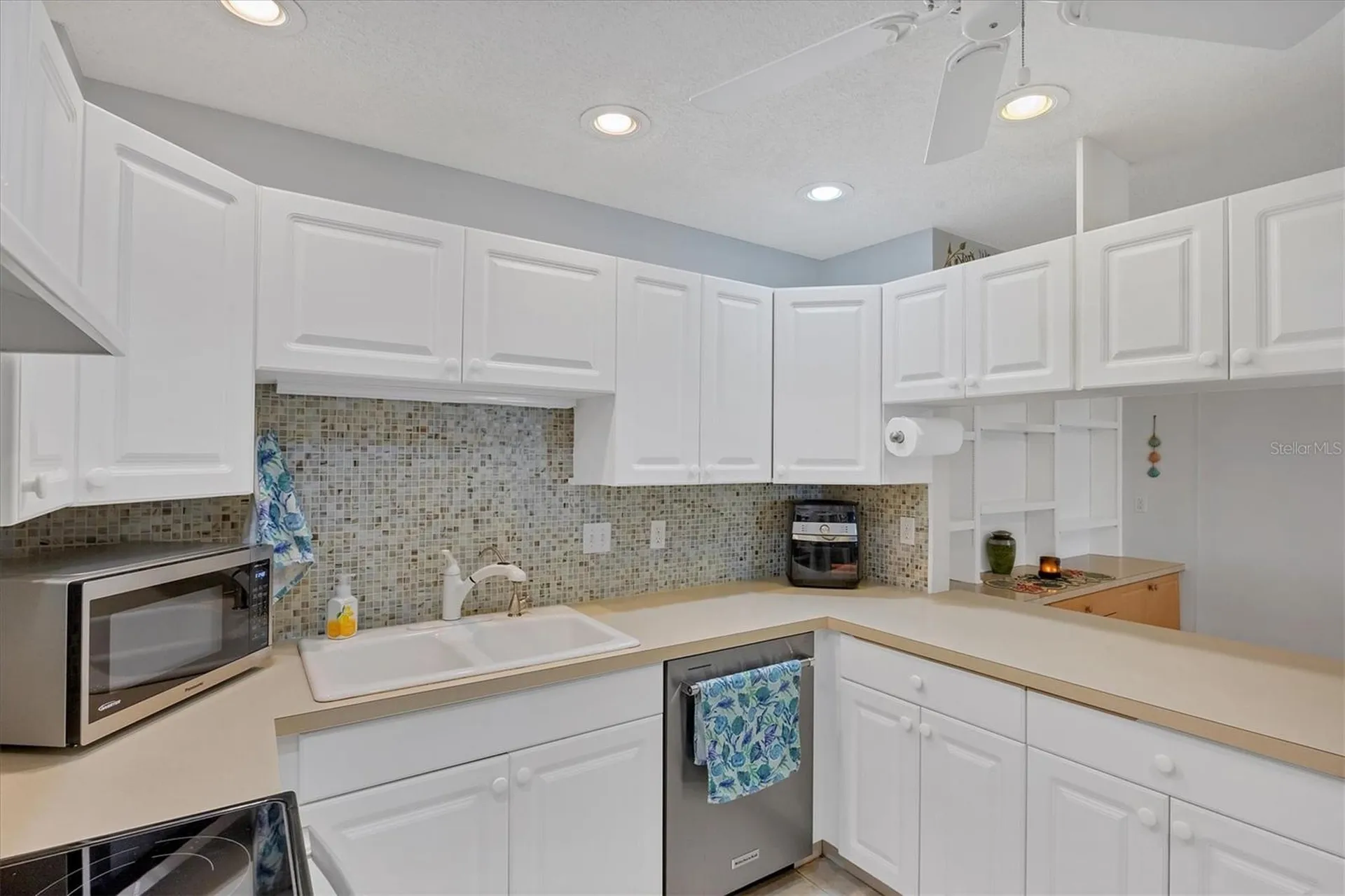 3305 Vivienda Boulevard Bradenton FL 34207