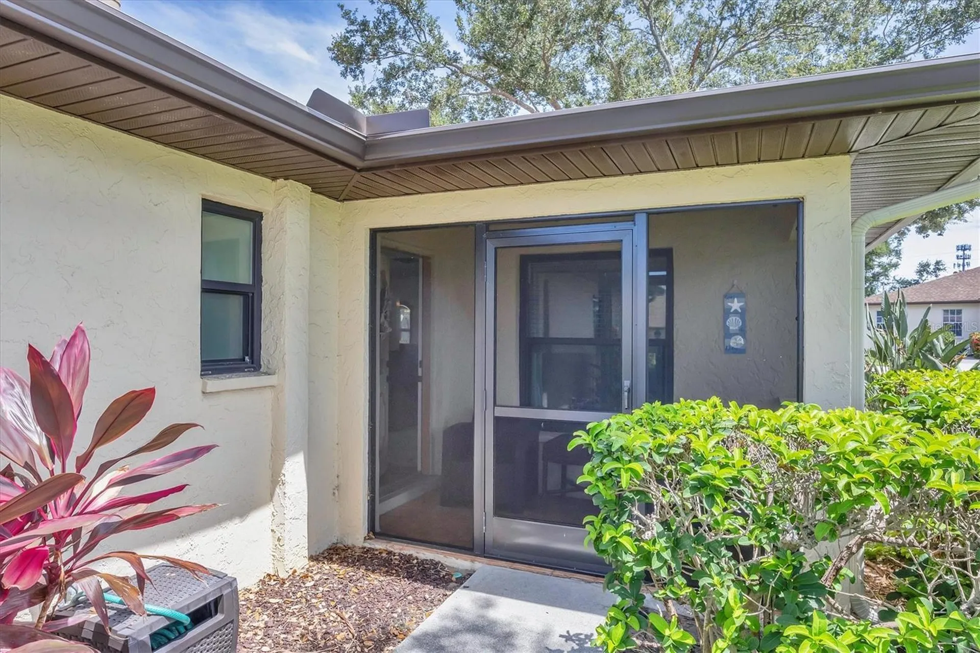 3305 Vivienda Boulevard Bradenton FL 34207