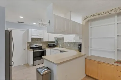 3305 Vivienda Boulevard Bradenton FL 34207