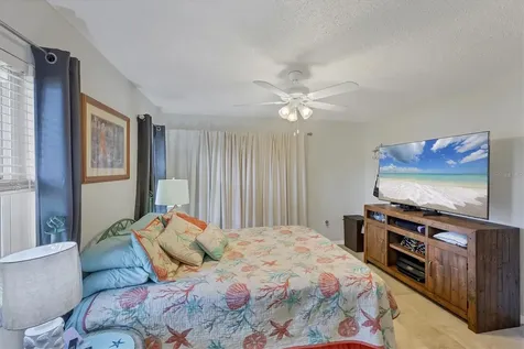 3305 Vivienda Boulevard Bradenton FL 34207