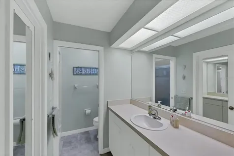3305 Vivienda Boulevard Bradenton FL 34207
