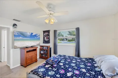 3305 Vivienda Boulevard Bradenton FL 34207