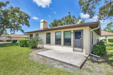 3305 Vivienda Boulevard Bradenton FL 34207