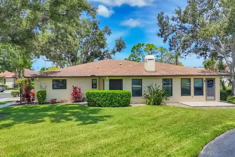 3305 Vivienda Boulevard Bradenton FL 34207