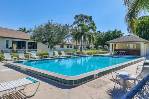3305 Vivienda Boulevard Bradenton FL 34207