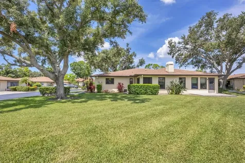 3305 Vivienda Boulevard Bradenton FL 34207