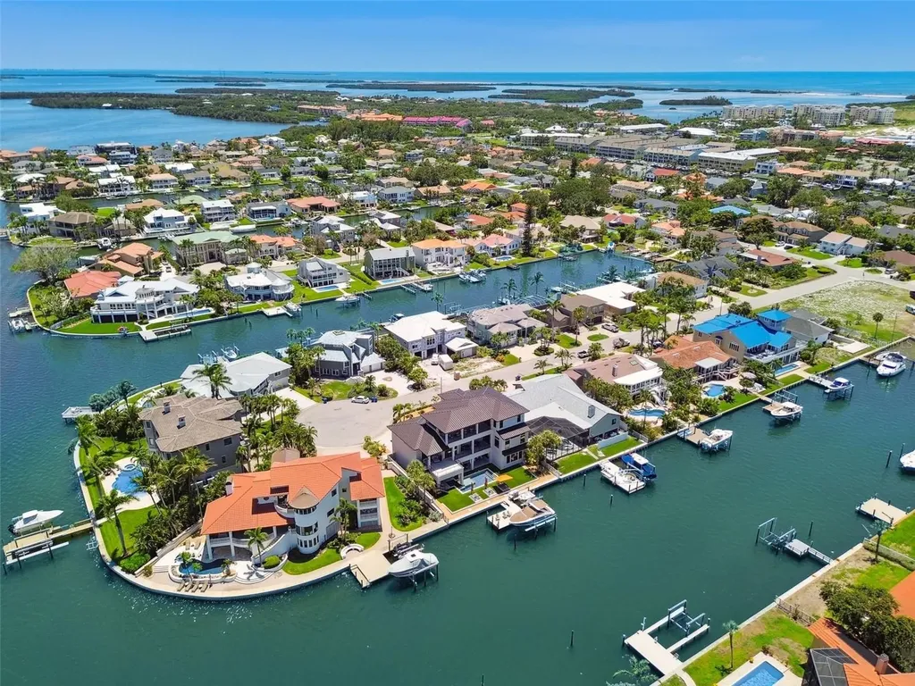 105 9th Street E Tierra Verde FL 33715