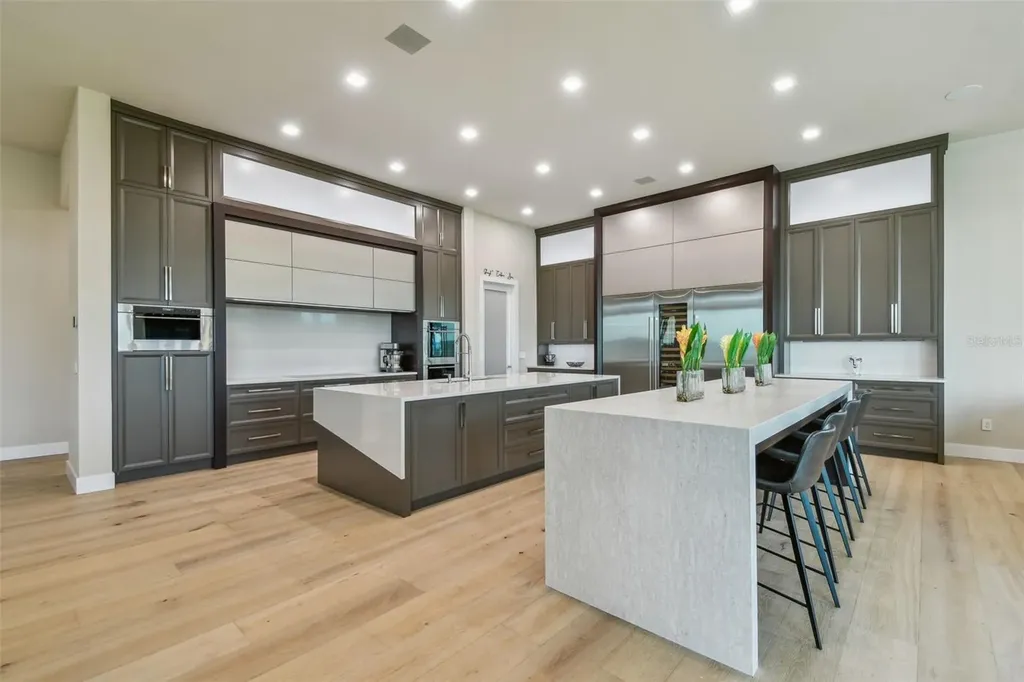 105 9th Street E Tierra Verde FL 33715