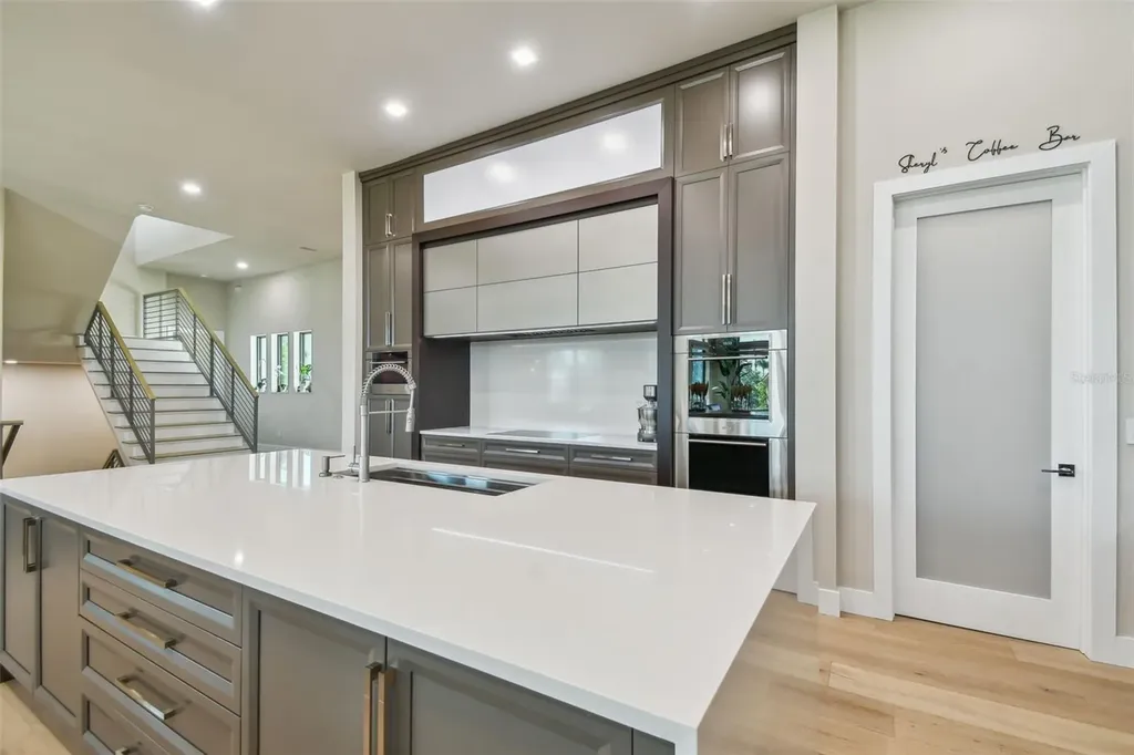 105 9th Street E Tierra Verde FL 33715