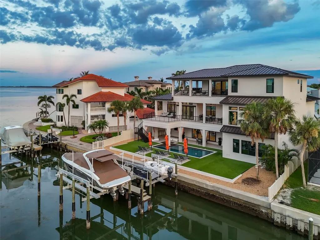 105 9th Street E Tierra Verde FL 33715