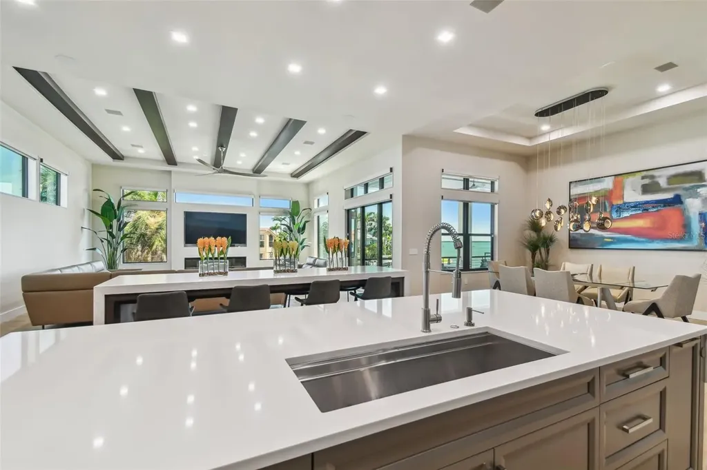 105 9th Street E Tierra Verde FL 33715
