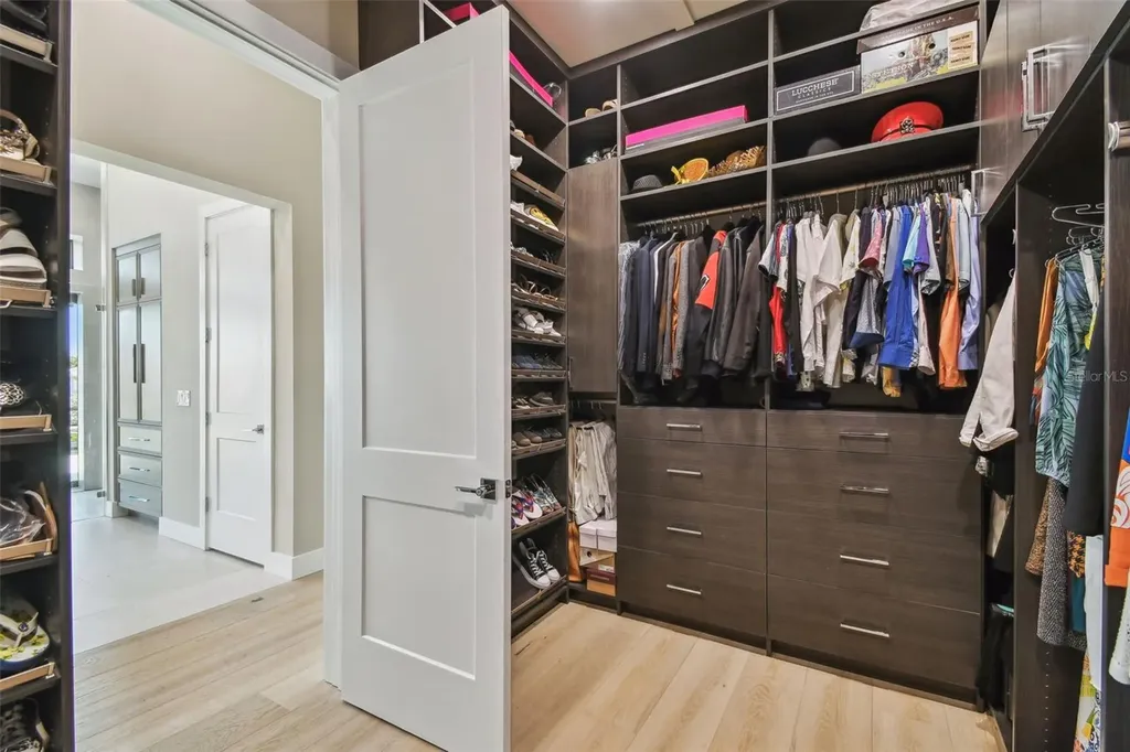 105 9th Street E Tierra Verde FL 33715