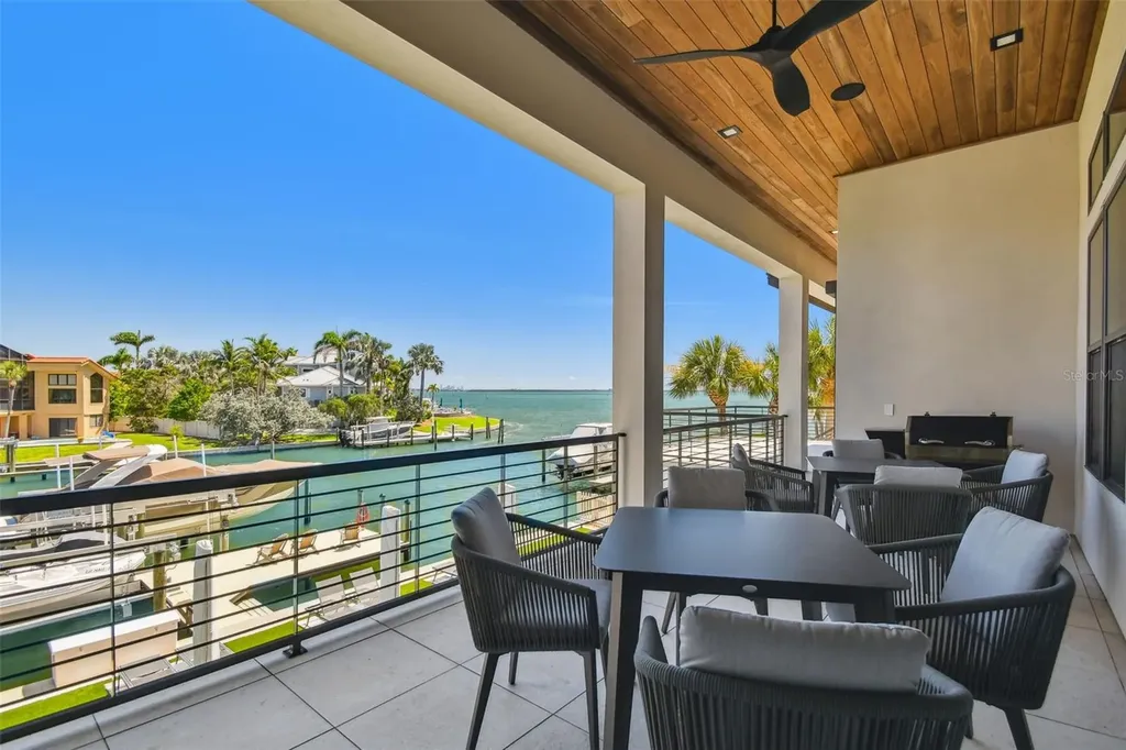 105 9th Street E Tierra Verde FL 33715