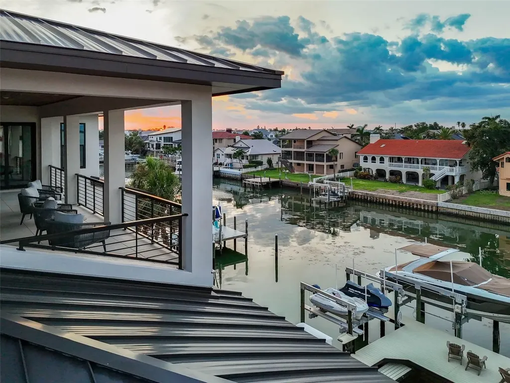 105 9th Street E Tierra Verde FL 33715