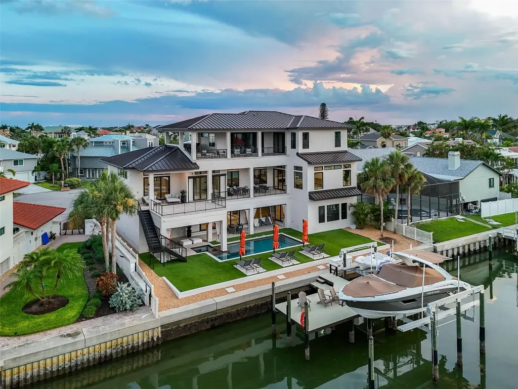 105 9th Street E Tierra Verde FL 33715
