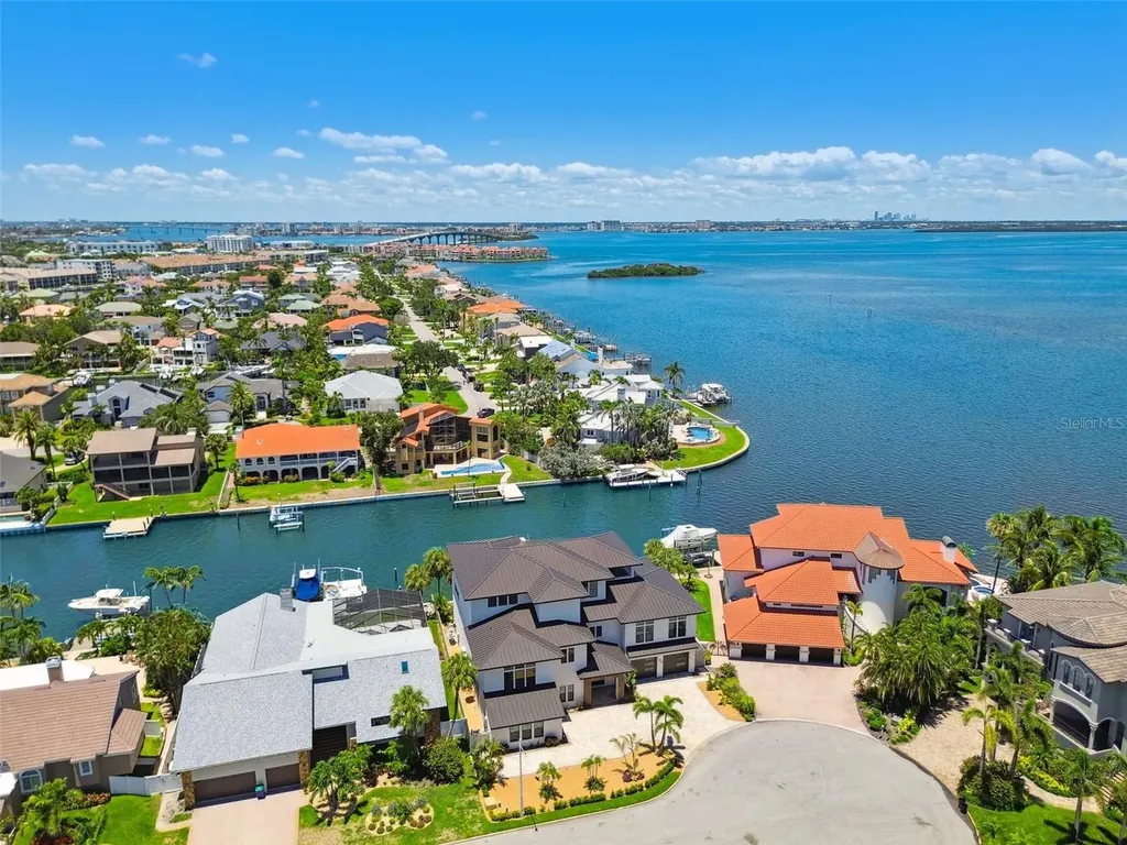 105 9th Street E Tierra Verde FL 33715