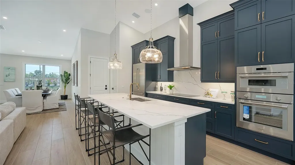 8009 20th Place W Bradenton FL 34209