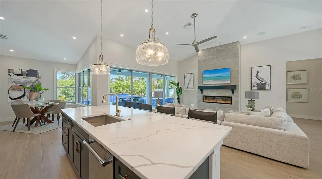 8009 20th Place W Bradenton FL 34209