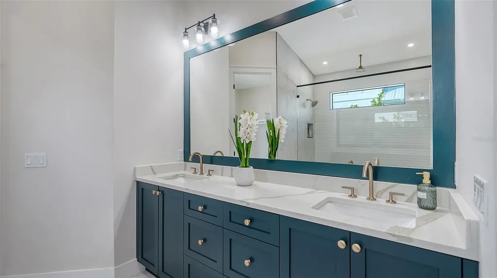 8009 20th Place W Bradenton FL 34209