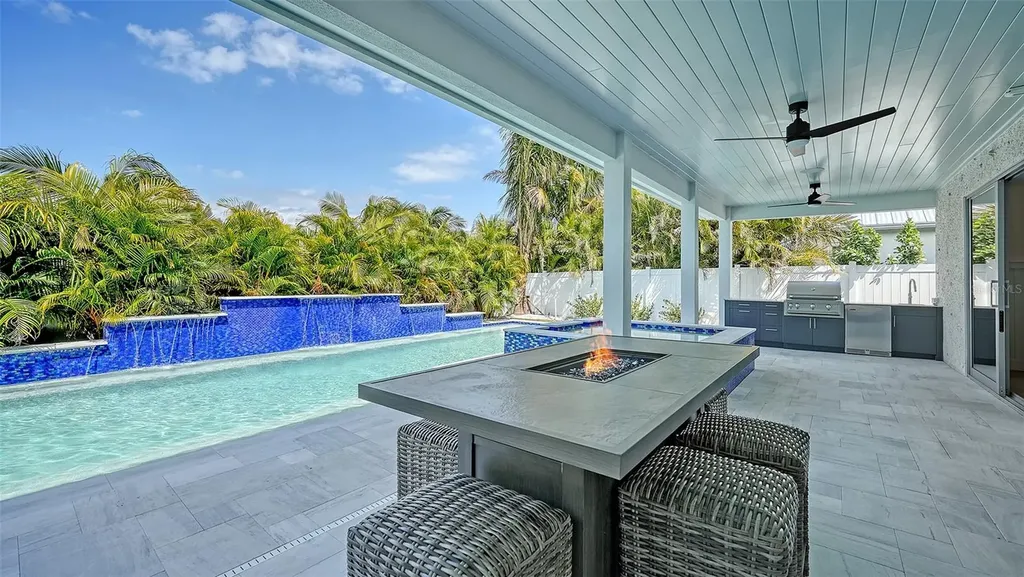 8009 20th Place W Bradenton FL 34209