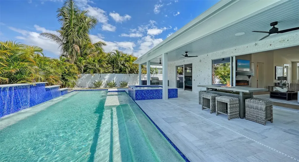 8009 20th Place W Bradenton FL 34209