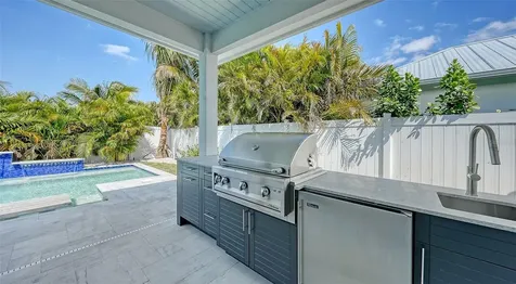 8009 20th Place W Bradenton FL 34209