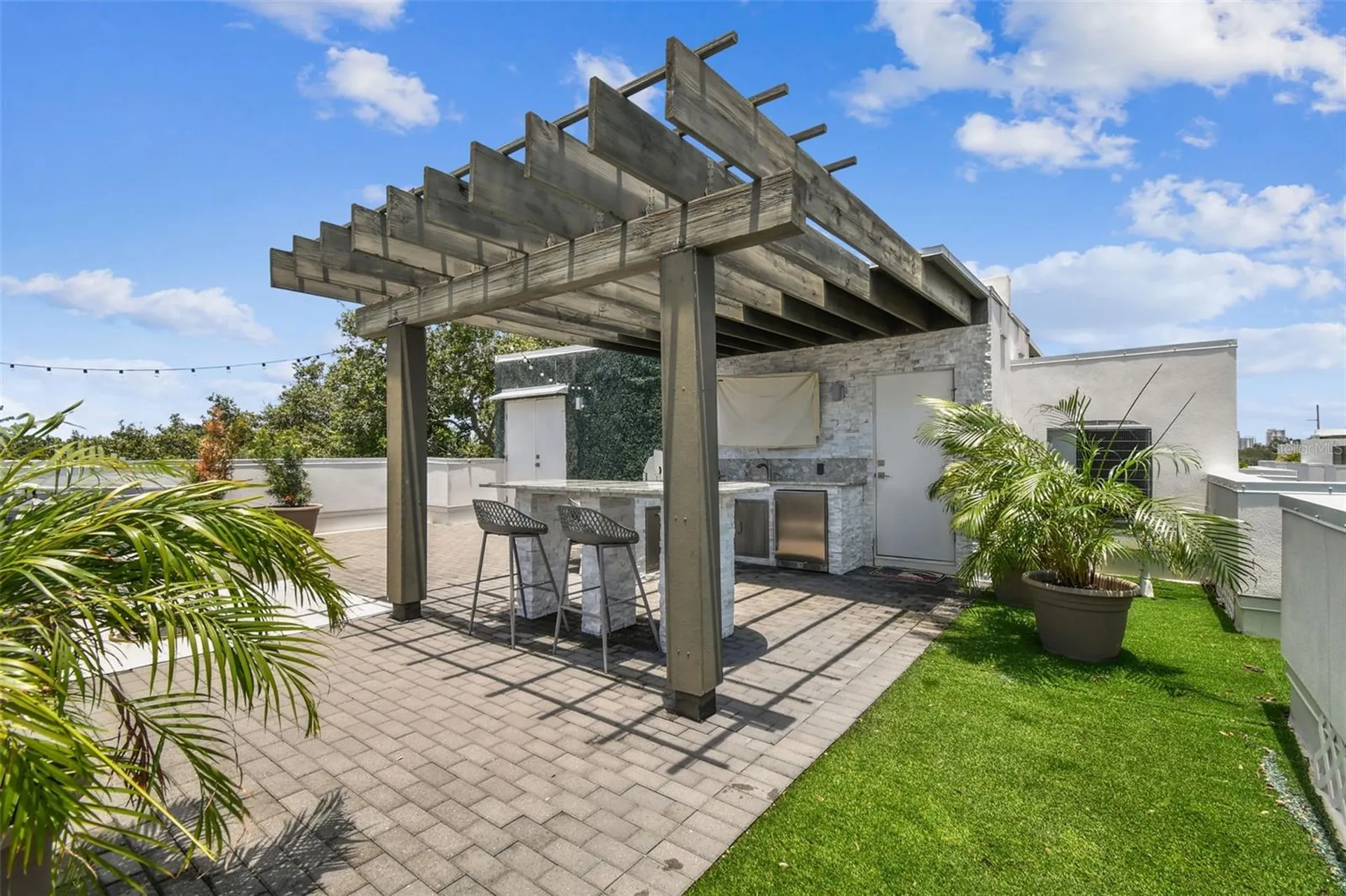 3100 W Paul Avenue Tampa FL 33611