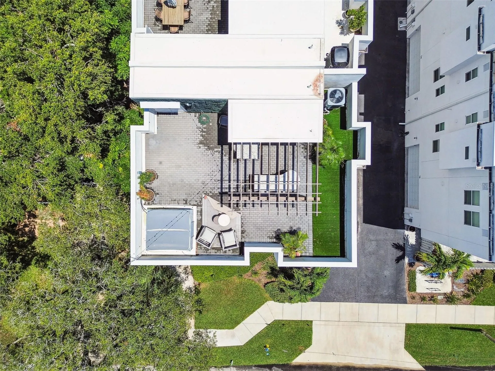3100 W Paul Avenue Tampa FL 33611
