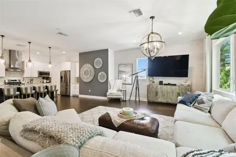 3100 W Paul Avenue Tampa FL 33611